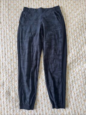 Athleta Brooklyn Textured Camo Jogger Pants